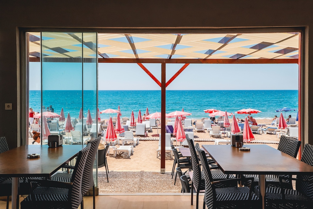 Side Amour Hotel - All Inclusive — Beach in Side