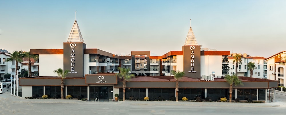 Side Amour Hotel - All Inclusive — Hotel building in Side