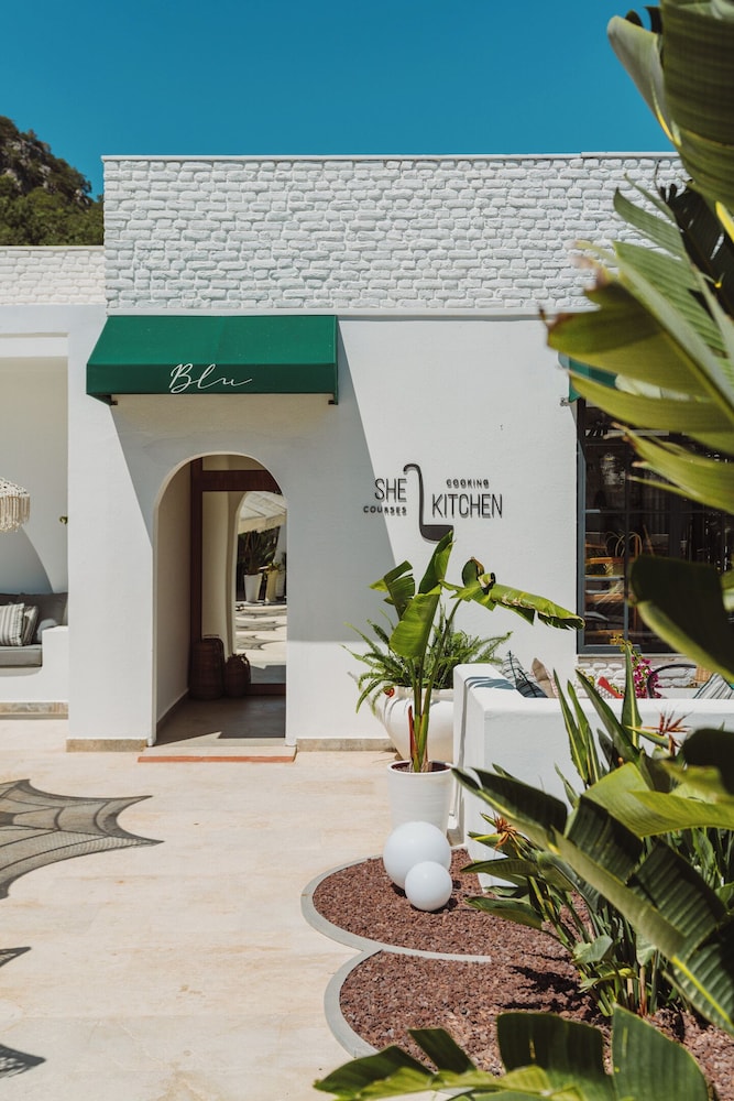 Oludeniz Blu Luxury Unique Hotel - Adults Only — Restaurant & bars in Fethiye, Mugla