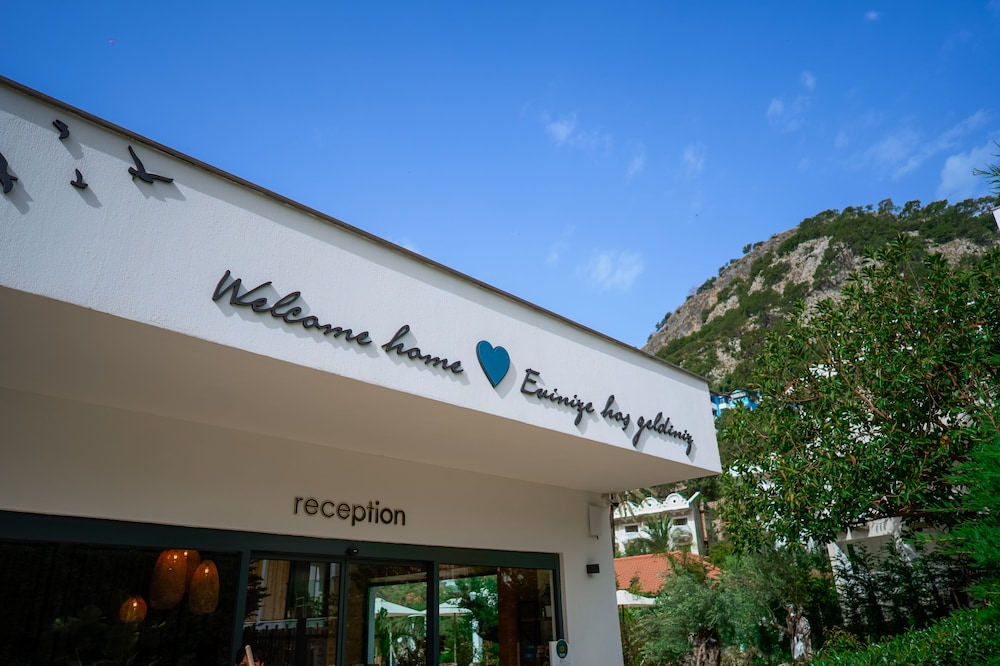 Oludeniz Blu Luxury Unique Hotel - Adults Only — Hotel building in Fethiye, Mugla