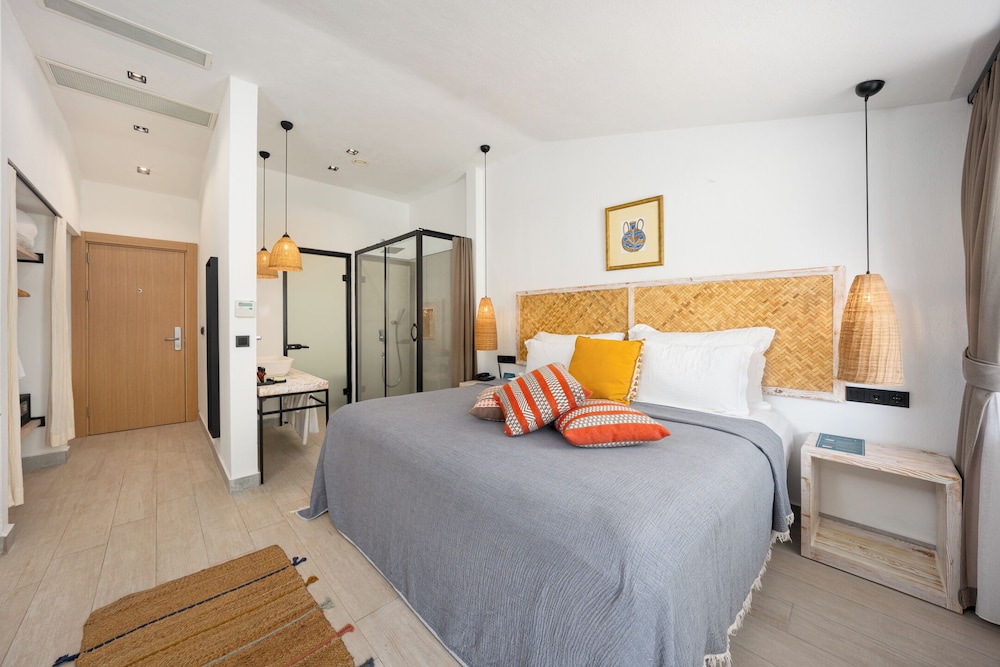 Oludeniz Blu Luxury Unique Hotel - Adults Only — Hotel rooms in Fethiye, Mugla