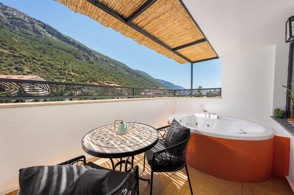 Oludeniz Blu Luxury Unique Hotel - Adults Only — Hotel rooms in Fethiye, Mugla