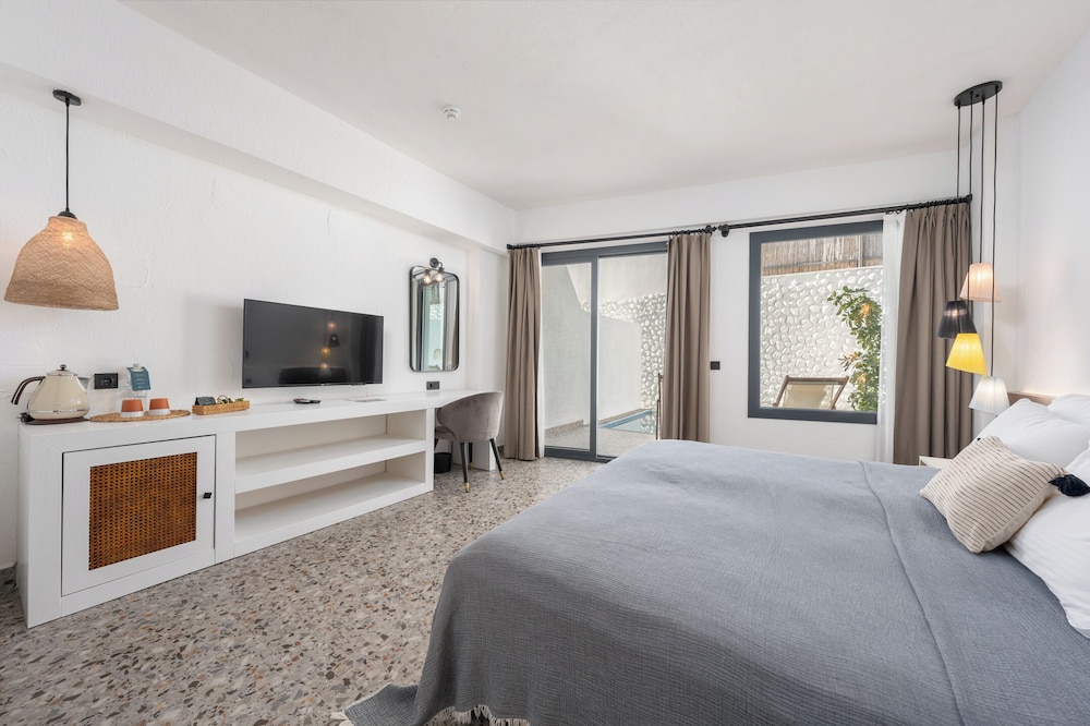 Oludeniz Blu Luxury Unique Hotel - Adults Only — Hotel rooms in Fethiye, Mugla