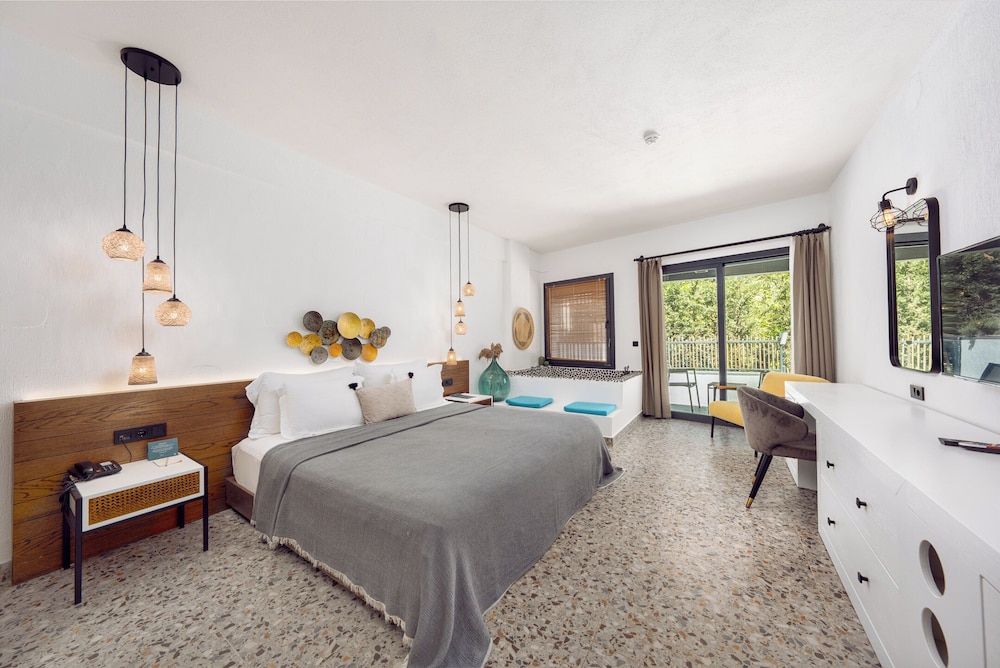 Oludeniz Blu Luxury Unique Hotel - Adults Only — Hotel rooms in Fethiye, Mugla