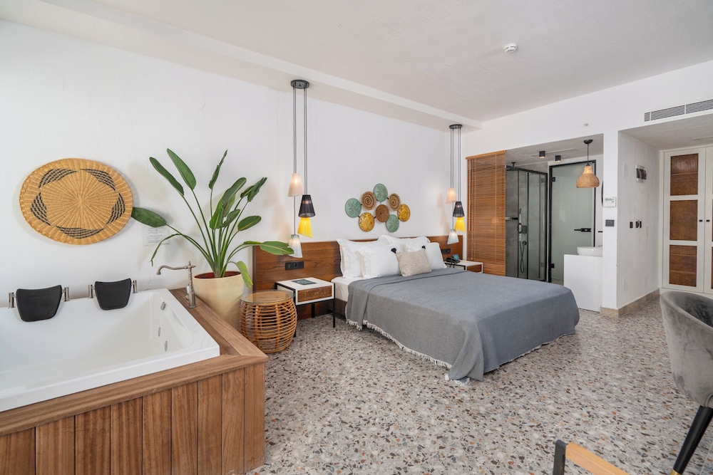 Oludeniz Blu Luxury Unique Hotel - Adults Only — Hotel rooms in Fethiye, Mugla