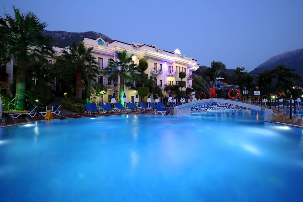 Yel Holiday Resort - All Inclusive — Pool in Fethiye, Mugla