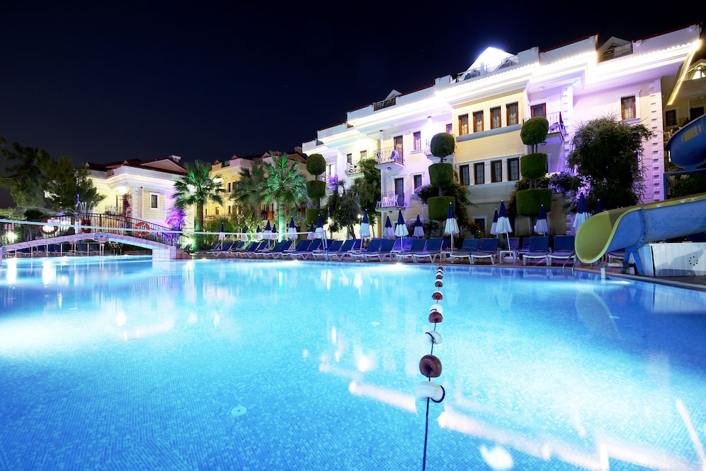 Yel Holiday Resort - All Inclusive — Pool in Fethiye, Mugla