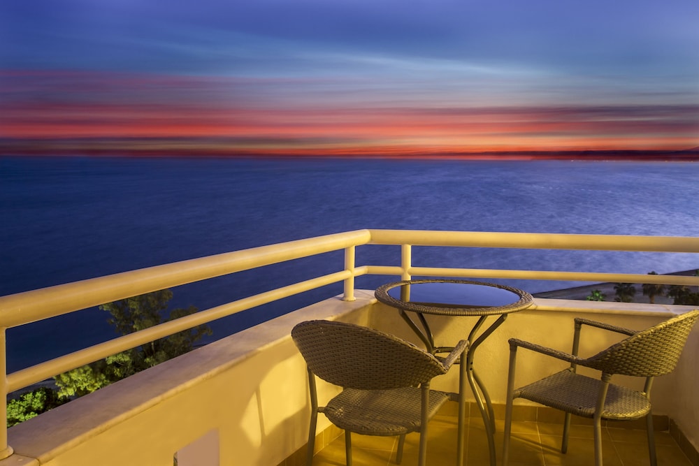 The Corner Park Hotel — Hotel rooms in Antalya