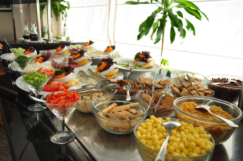 The Corner Park Hotel — Restaurant & bars in Antalya
