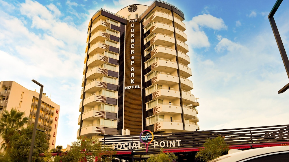 The Corner Park Hotel — Hotel building in Antalya