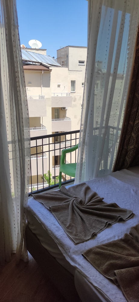 Romeo Beach Hotel — Hotel rooms in Kemer