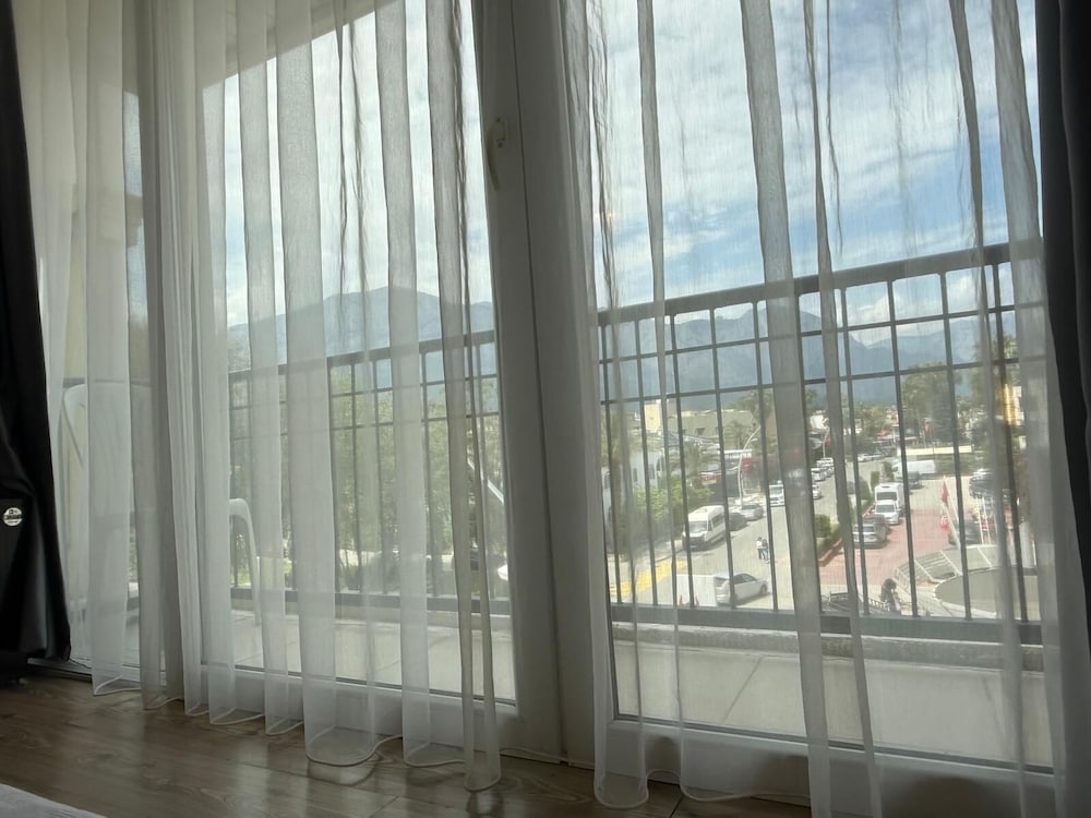 Romeo Beach Hotel — Hotel rooms in Kemer