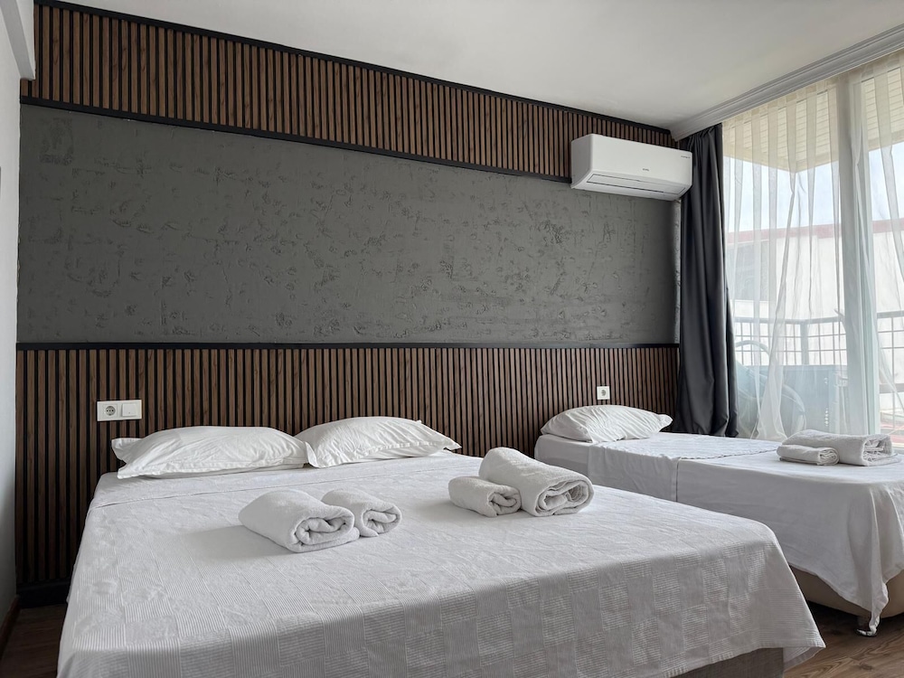 Romeo Beach Hotel — Hotel rooms in Kemer