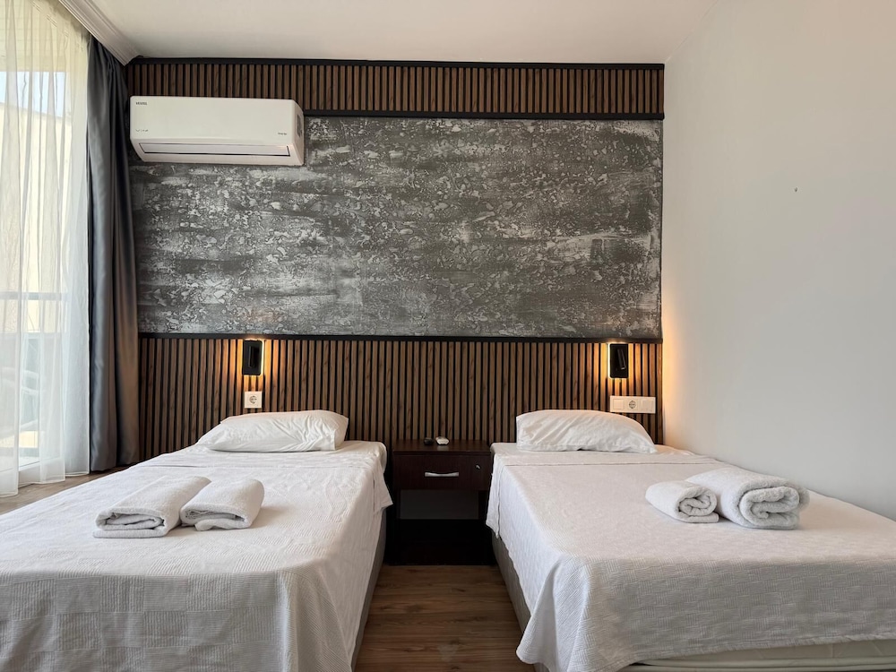 Romeo Beach Hotel — Hotel rooms in Kemer