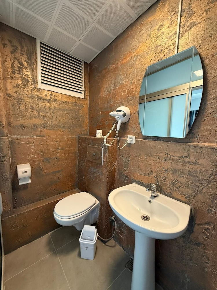 Romeo Beach Hotel — Hotel rooms in Kemer