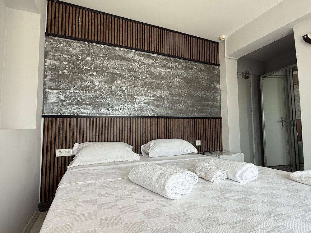 Romeo Beach Hotel — Hotel rooms in Kemer
