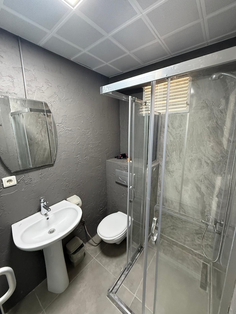 Romeo Beach Hotel — Hotel rooms in Kemer