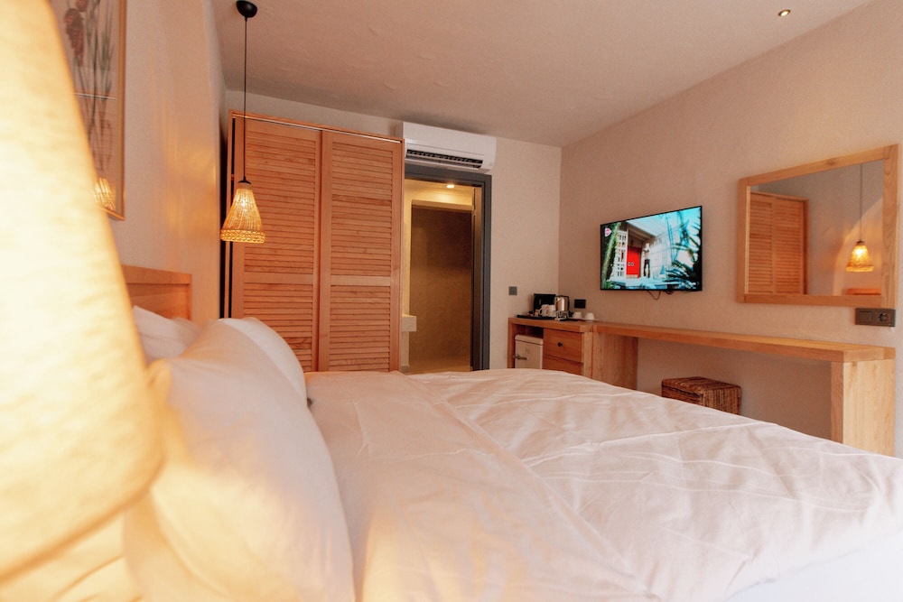 Ünsal Hotel — Hotel rooms in Fethiye, Mugla