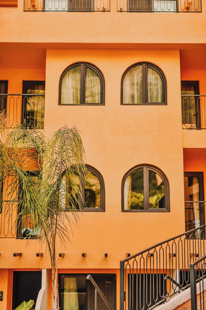 Ünsal Hotel — Hotel building in Fethiye, Mugla