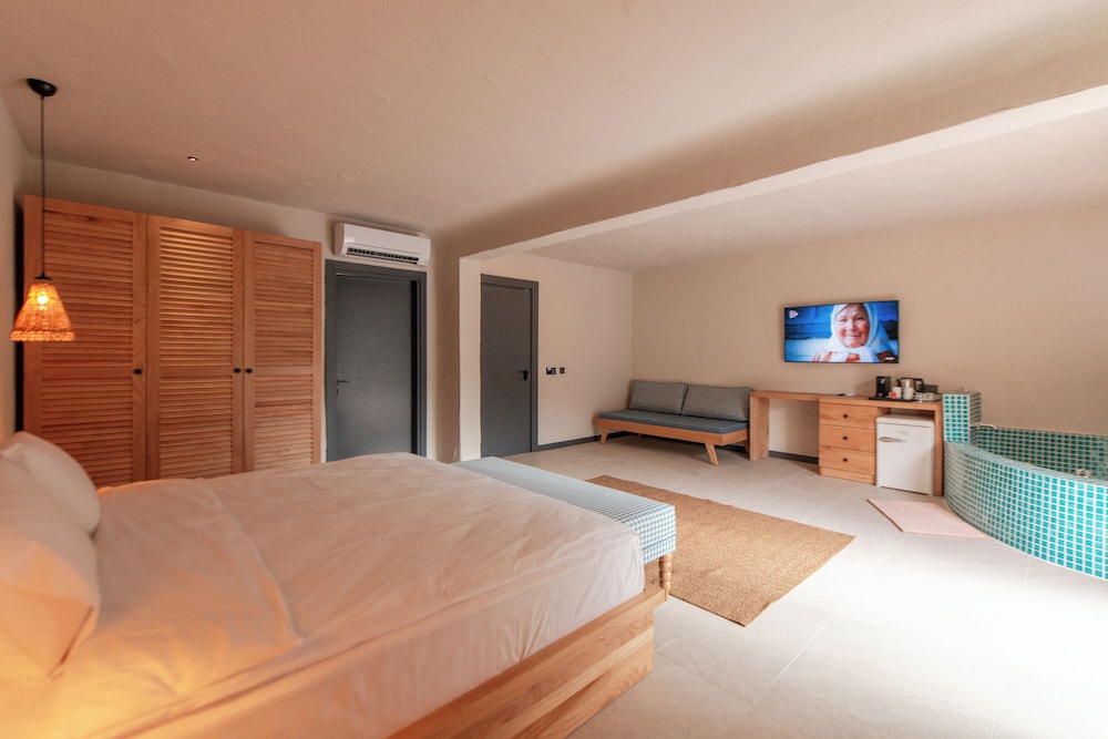 Ünsal Hotel — Hotel rooms in Fethiye, Mugla