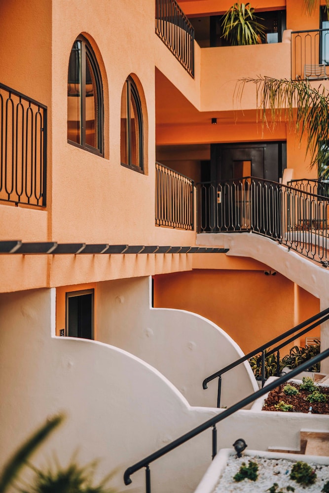 Ünsal Hotel — Hotel building in Fethiye, Mugla