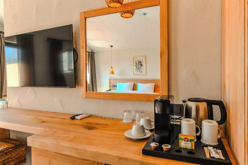 Ünsal Hotel — Hotel rooms in Fethiye, Mugla