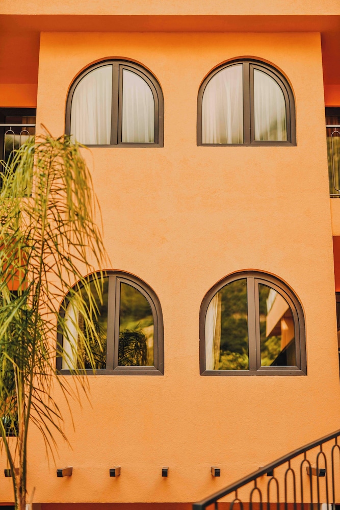 Ünsal Hotel — Hotel building in Fethiye, Mugla
