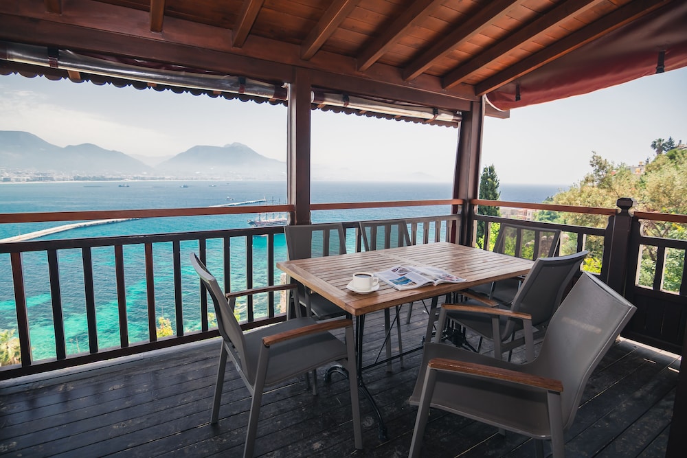 Hotel Villa Turka — Restaurant & bars in Alanya