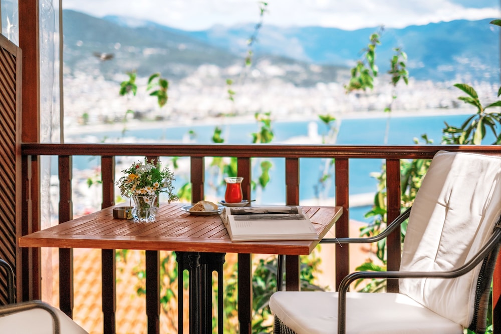 Hotel Villa Turka — Restaurant & bars in Alanya