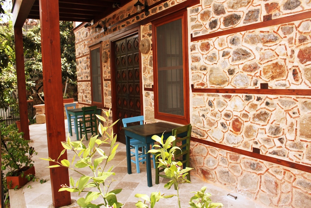 Hotel Villa Turka — Hotel building in Alanya