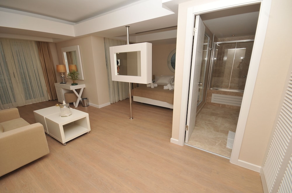 Alesta Yacht Hotel — Hotel rooms in Fethiye, Mugla