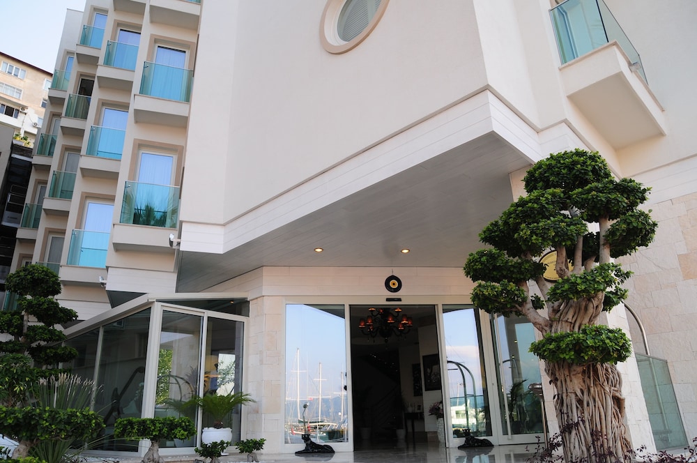 Alesta Yacht Hotel — Hotel building in Fethiye, Mugla
