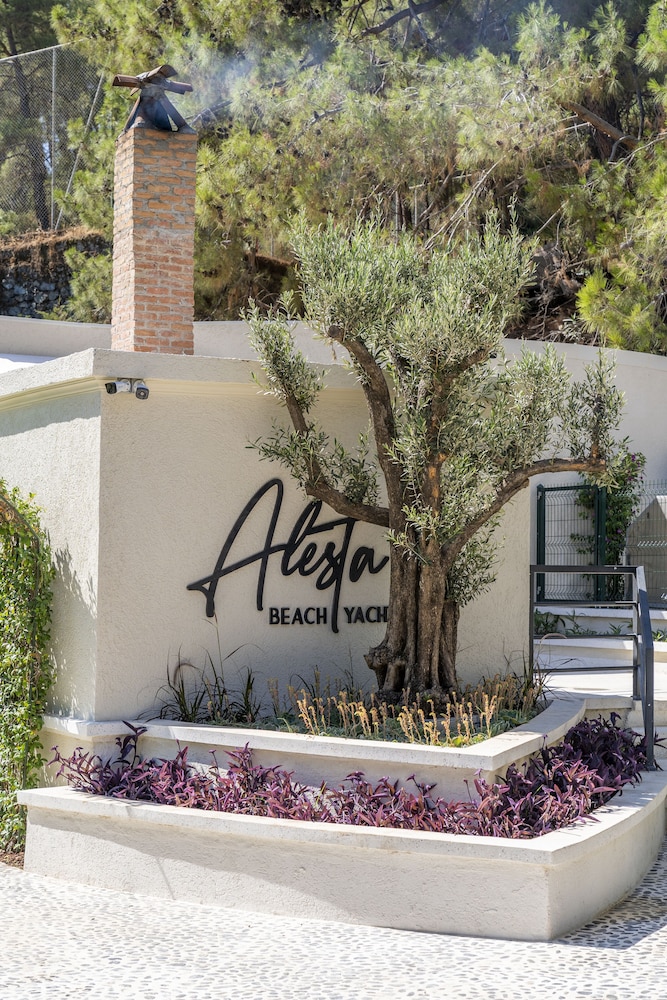 Alesta Yacht Hotel — Hotel building in Fethiye, Mugla