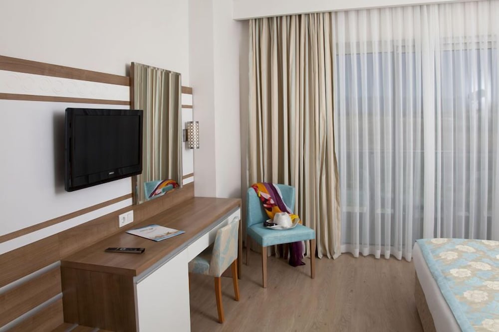 Merve Sun Hotel & Spa - All Inclusive — Hotel rooms in Side