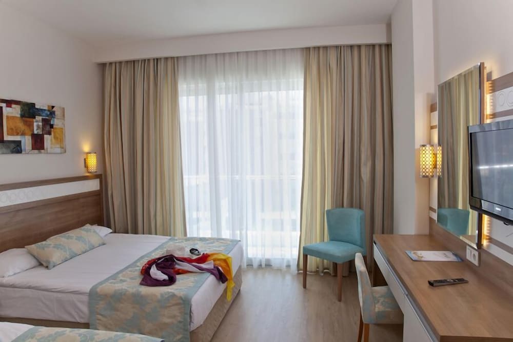 Merve Sun Hotel & Spa - All Inclusive — Hotel rooms in Side
