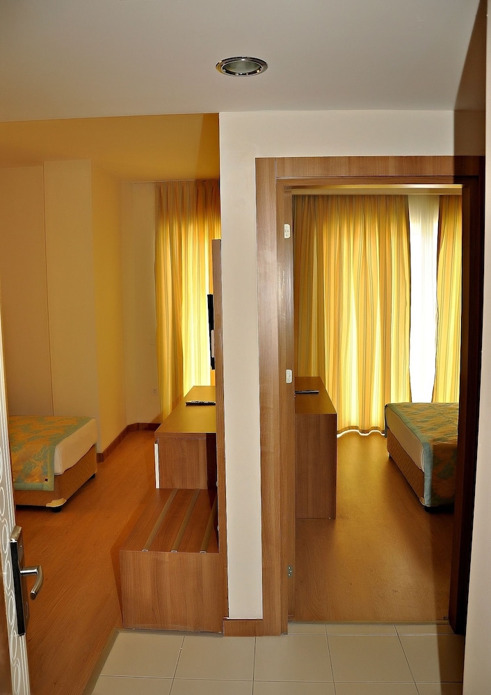 Merve Sun Hotel & Spa - All Inclusive — Hotel rooms in Side