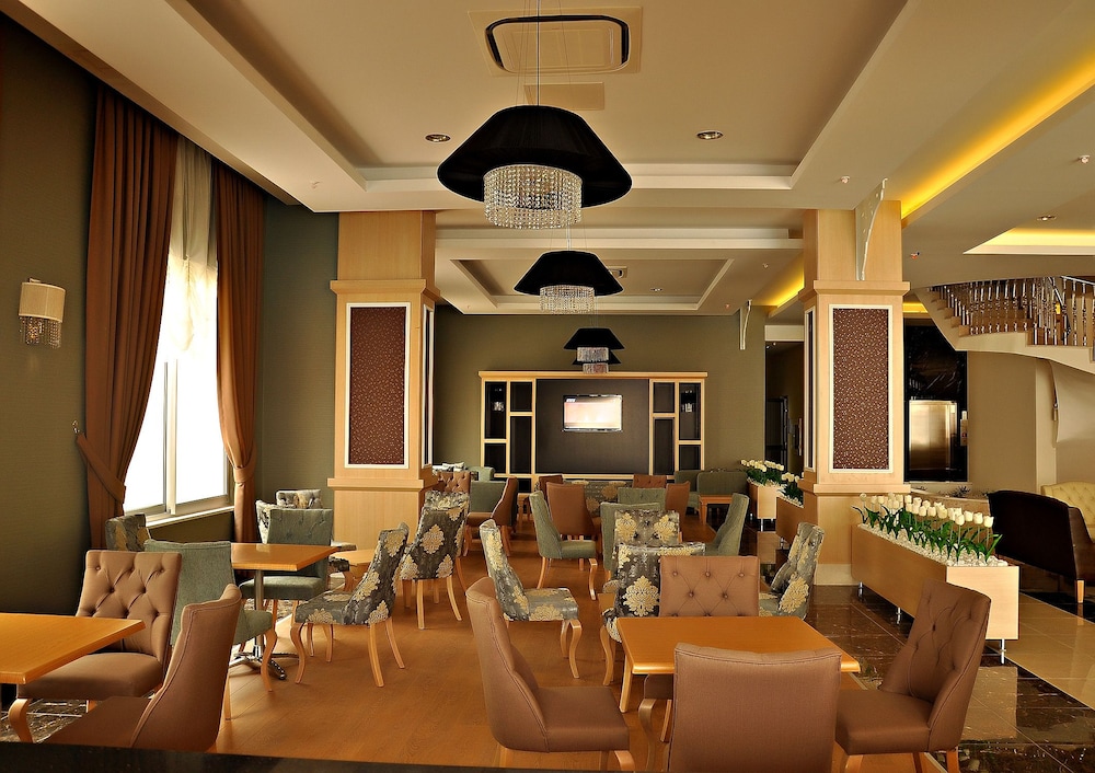 Merve Sun Hotel & Spa - All Inclusive — Restaurant & bars in Side