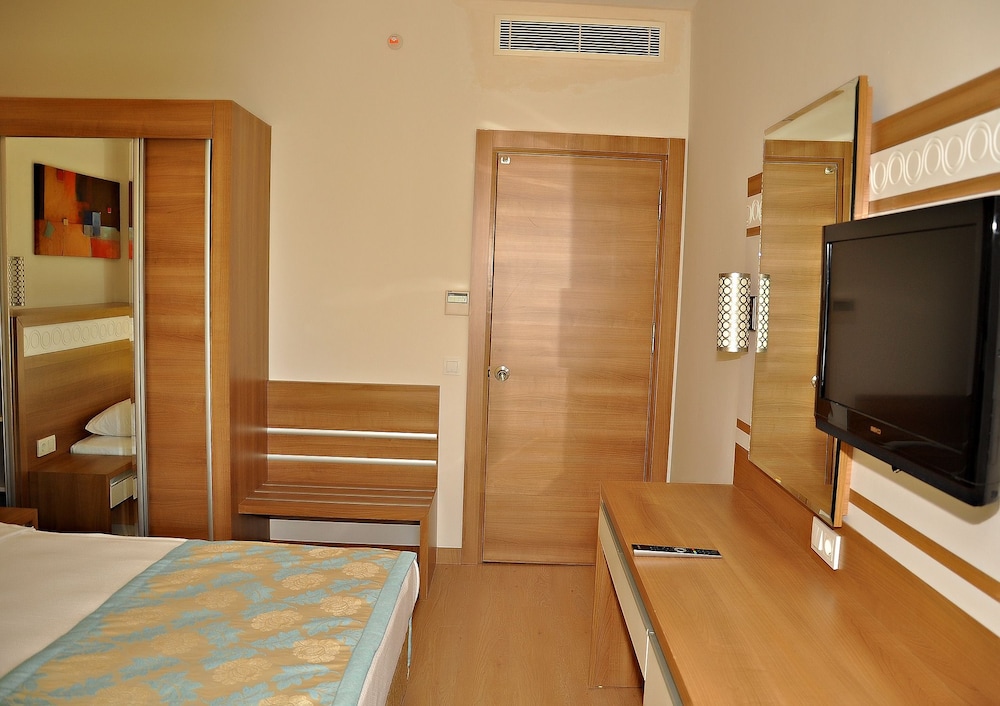 Merve Sun Hotel & Spa - All Inclusive — Hotel rooms in Side