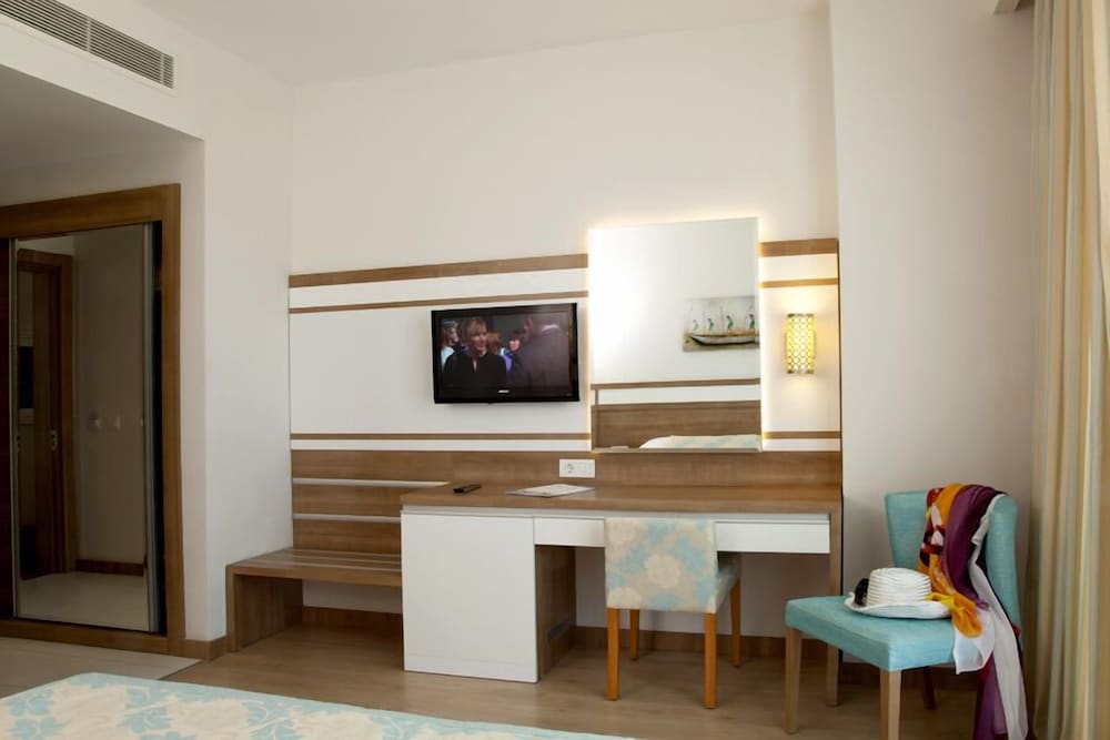 Merve Sun Hotel & Spa - All Inclusive — Hotel rooms in Side