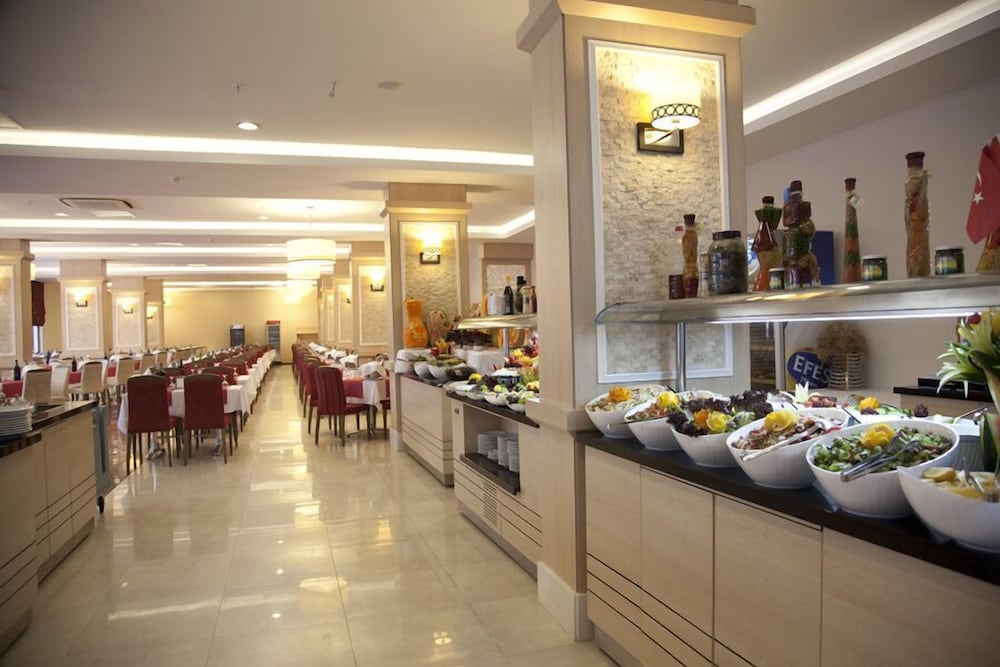 Merve Sun Hotel & Spa - All Inclusive — Restaurant & bars in Side