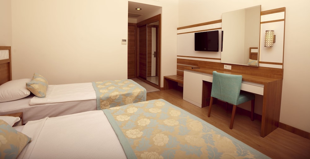 Merve Sun Hotel & Spa - All Inclusive — Hotel rooms in Side
