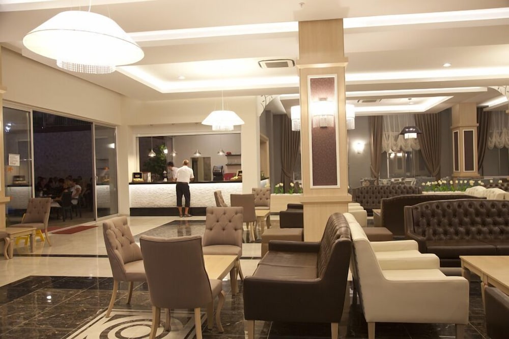 Merve Sun Hotel & Spa - All Inclusive — Hotel building in Side