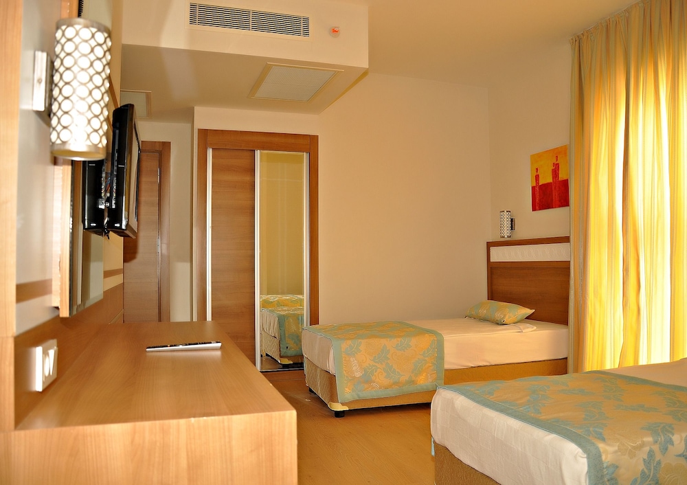 Merve Sun Hotel & Spa - All Inclusive — Hotel rooms in Side