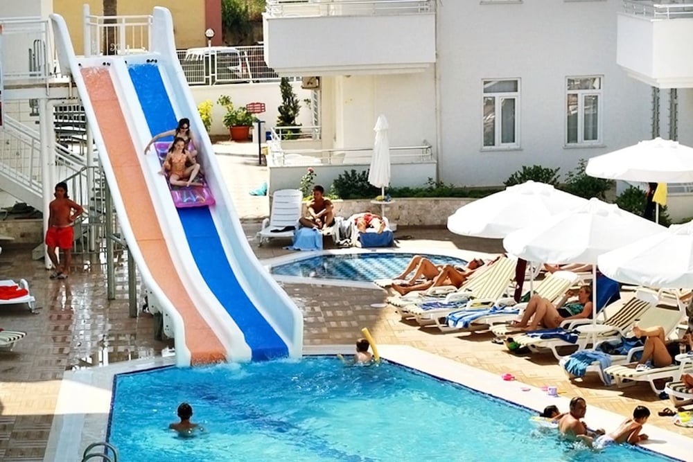 Merve Sun Hotel & Spa - All Inclusive — Swimming pool in Side