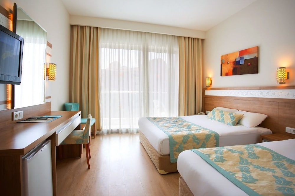 Merve Sun Hotel & Spa - All Inclusive — Hotel rooms in Side