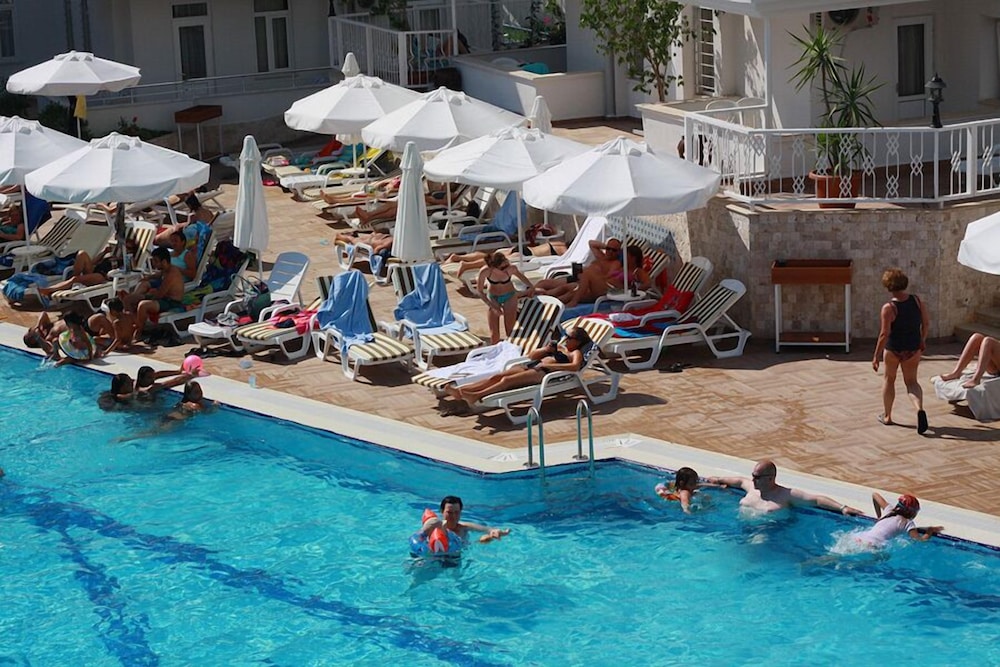 Merve Sun Hotel & Spa - All Inclusive — Swimming pool in Side