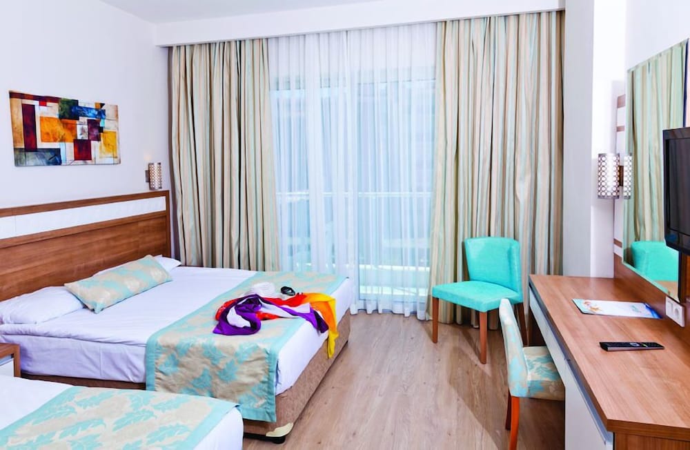 Merve Sun Hotel & Spa - All Inclusive — Hotel rooms in Side