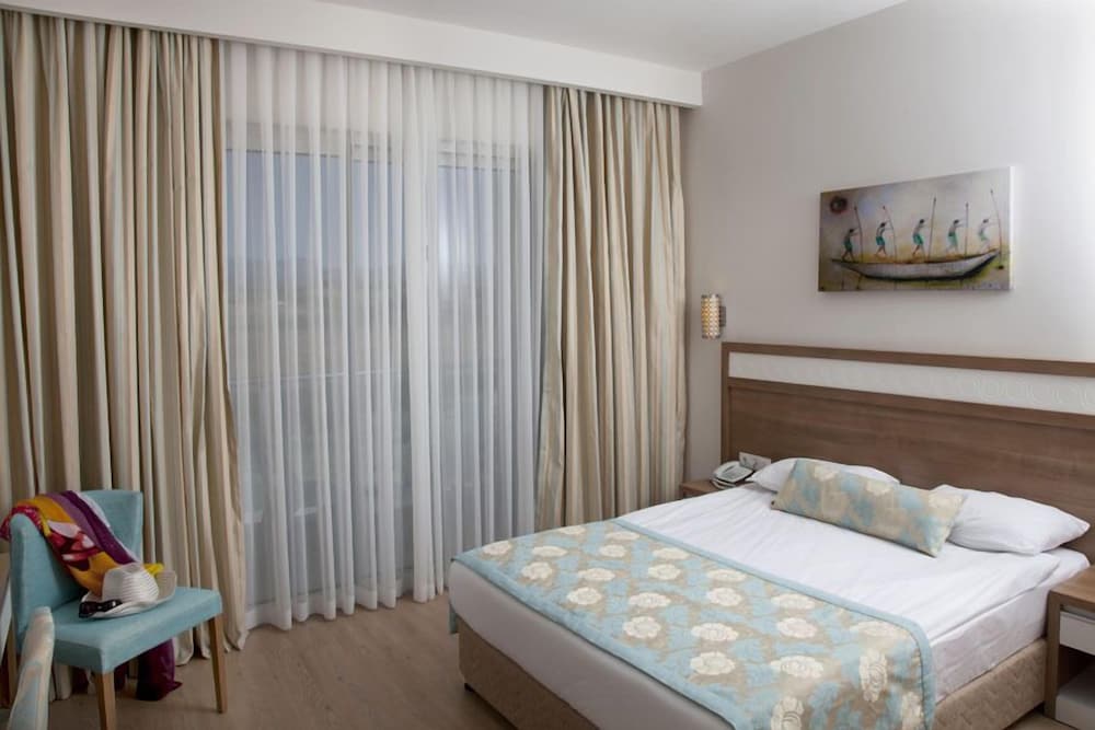 Merve Sun Hotel & Spa - All Inclusive — Hotel rooms in Side