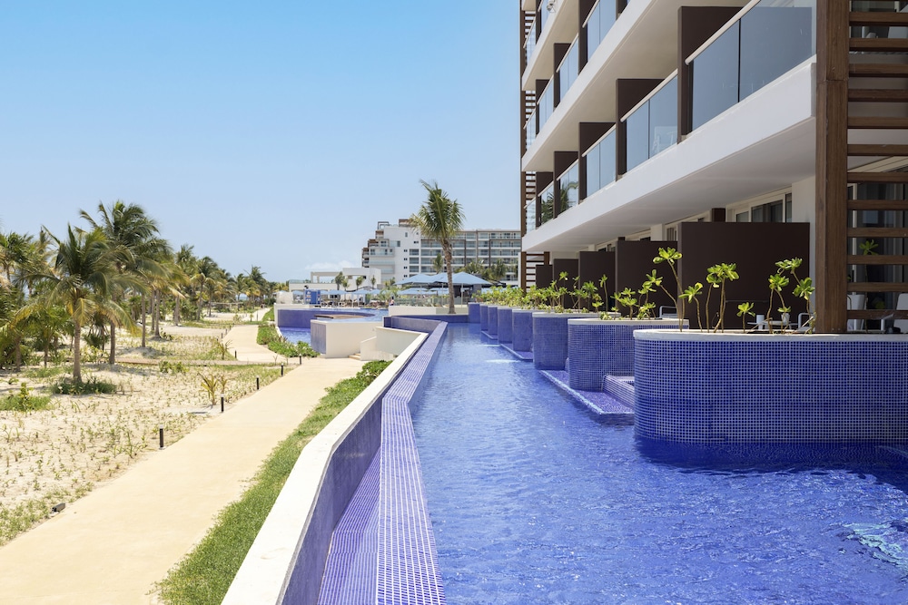 Royalton Splash Riviera Cancun, An Autograph Collection All-Inclusive Resort — Rooms in Puerto Morelos, Quintana Roo
