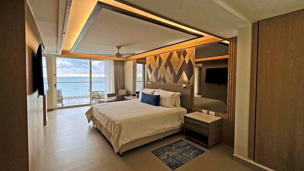 Royalton Splash Riviera Cancun, An Autograph Collection All-Inclusive Resort — Rooms in Puerto Morelos, Quintana Roo